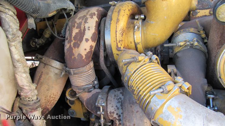 image for item DC2188 2006 International 9200i semi truck