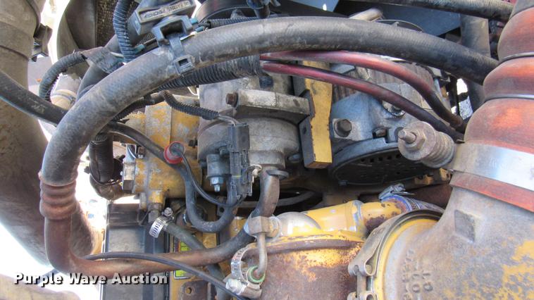 image for item DC2188 2006 International 9200i semi truck