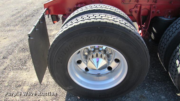 image for item DC2188 2006 International 9200i semi truck