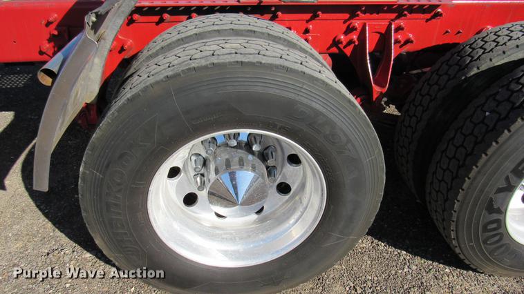 image for item DC2188 2006 International 9200i semi truck