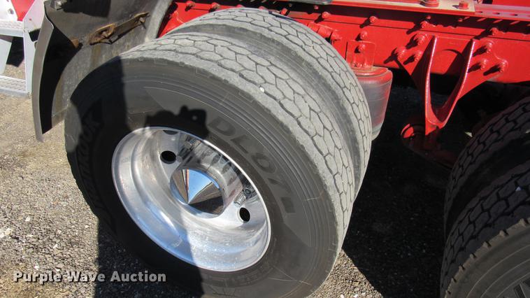 image for item DC2188 2006 International 9200i semi truck