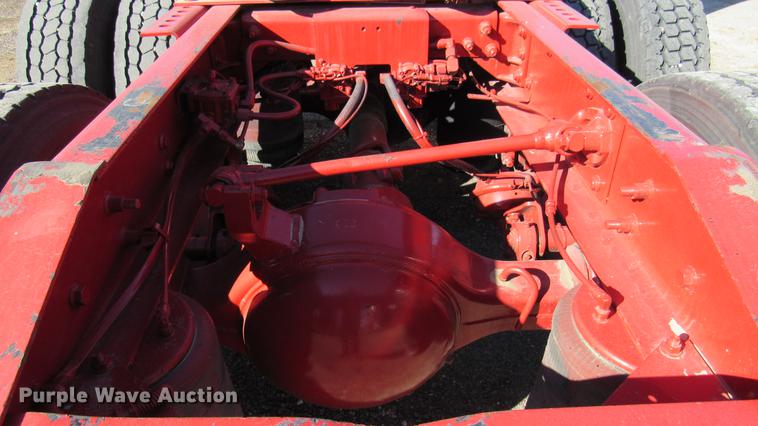 image for item DC2188 2006 International 9200i semi truck