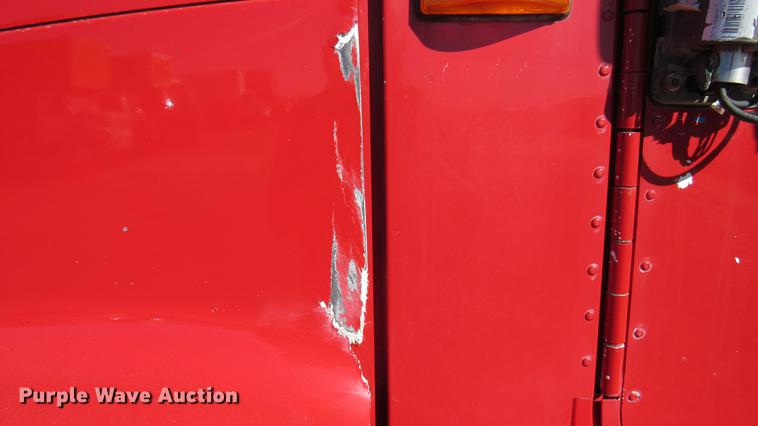 image for item DC2188 2006 International 9200i semi truck