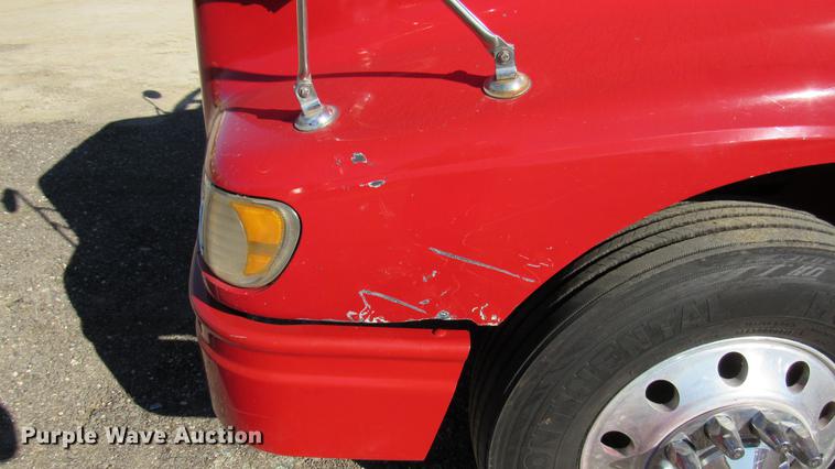 image for item DC2188 2006 International 9200i semi truck