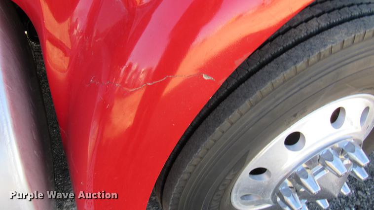 image for item DC2188 2006 International 9200i semi truck