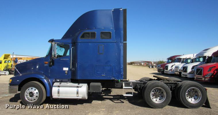 image for item DC2189 2007 International 9200i semi truck