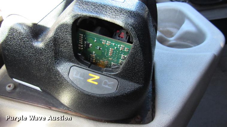 image for item DC2189 2007 International 9200i semi truck