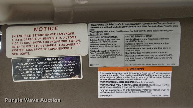 image for item DC2189 2007 International 9200i semi truck