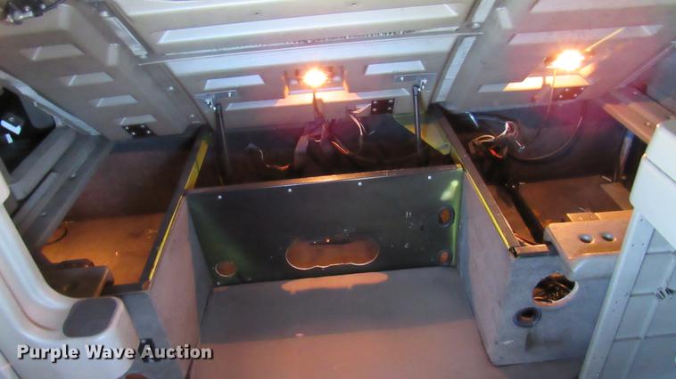 image for item DC2189 2007 International 9200i semi truck