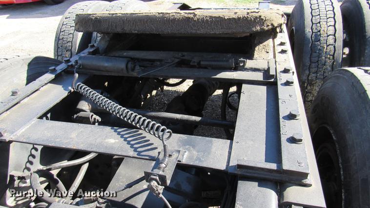 image for item DC2189 2007 International 9200i semi truck