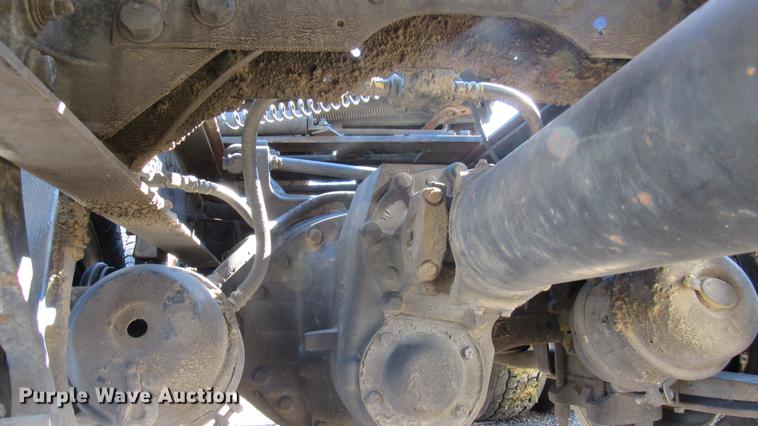 image for item DC2189 2007 International 9200i semi truck