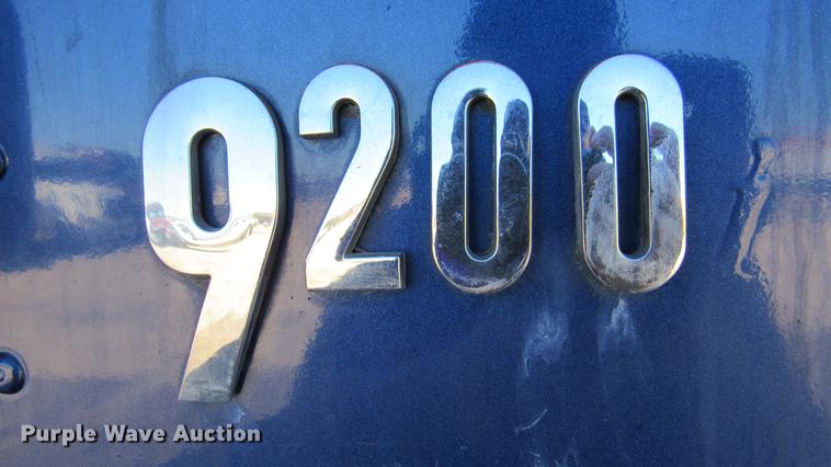 image for item DC2189 2007 International 9200i semi truck