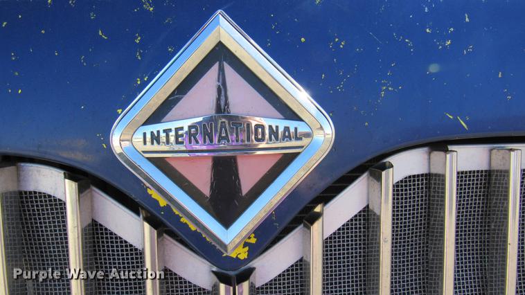 image for item DC2189 2007 International 9200i semi truck