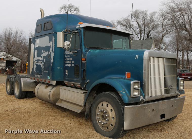 image for item DC3563 1997 International 9300 semi truck