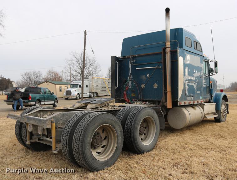 image for item DC3563 1997 International 9300 semi truck