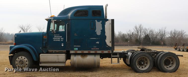 image for item DC3563 1997 International 9300 semi truck