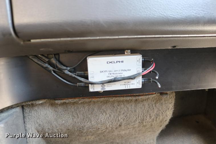 image for item DC3563 1997 International 9300 semi truck