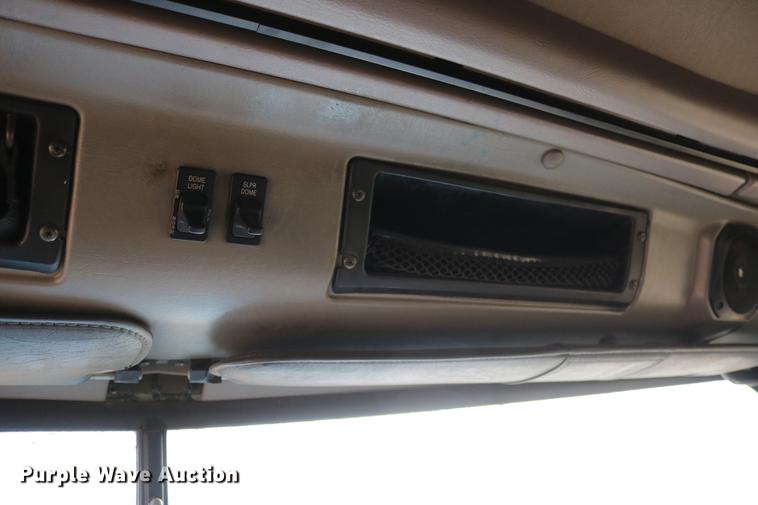 image for item DC3563 1997 International 9300 semi truck