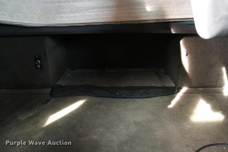 image for item DC3563 1997 International 9300 semi truck