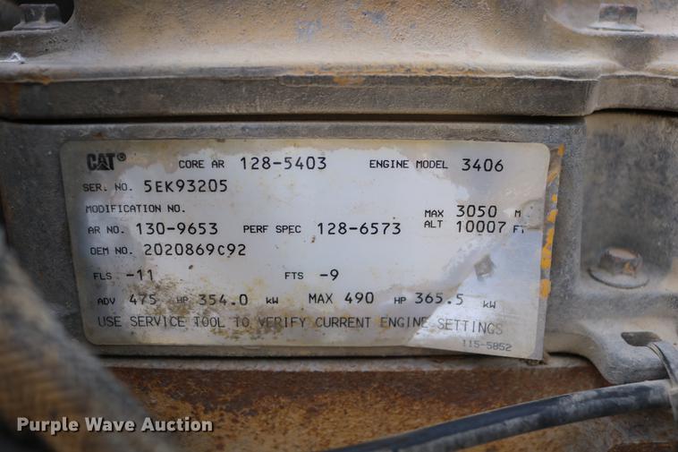 image for item DC3563 1997 International 9300 semi truck