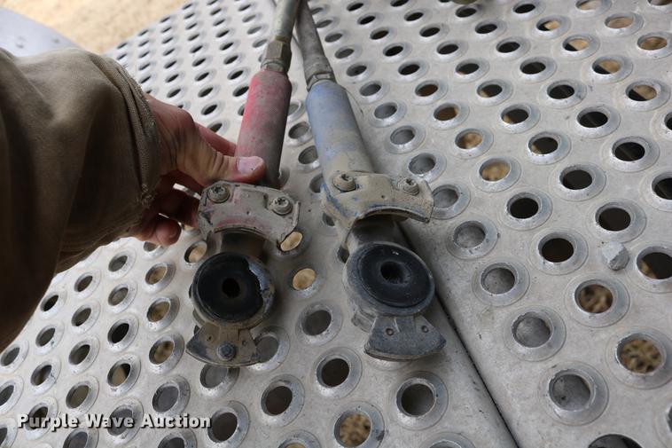 image for item DC3563 1997 International 9300 semi truck