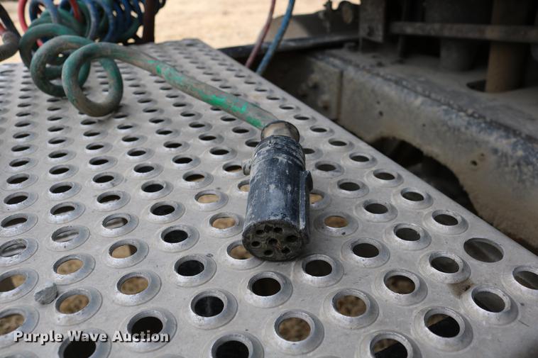 image for item DC3563 1997 International 9300 semi truck