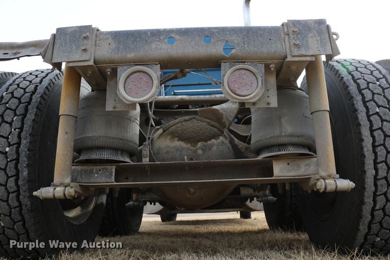 image for item DC3563 1997 International 9300 semi truck