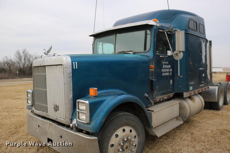 image for item DC3563 1997 International 9300 semi truck