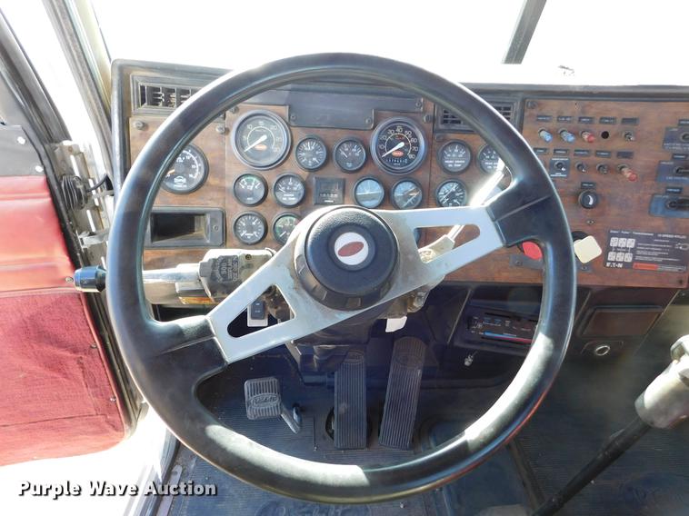 image for item DC8388 1994 Peterbilt 379 semi truck