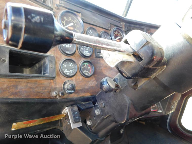image for item DC8388 1994 Peterbilt 379 semi truck
