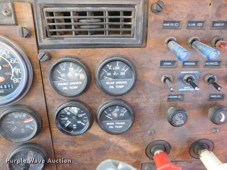 image for item DC8388 1994 Peterbilt 379 semi truck