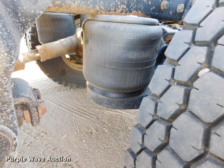 image for item DC8388 1994 Peterbilt 379 semi truck