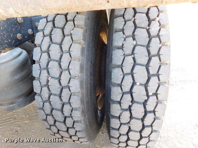 image for item DC8388 1994 Peterbilt 379 semi truck