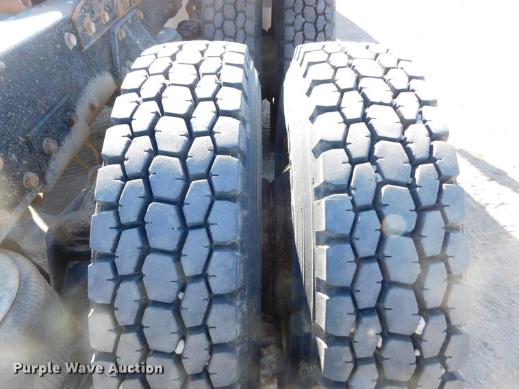 image for item DC8388 1994 Peterbilt 379 semi truck