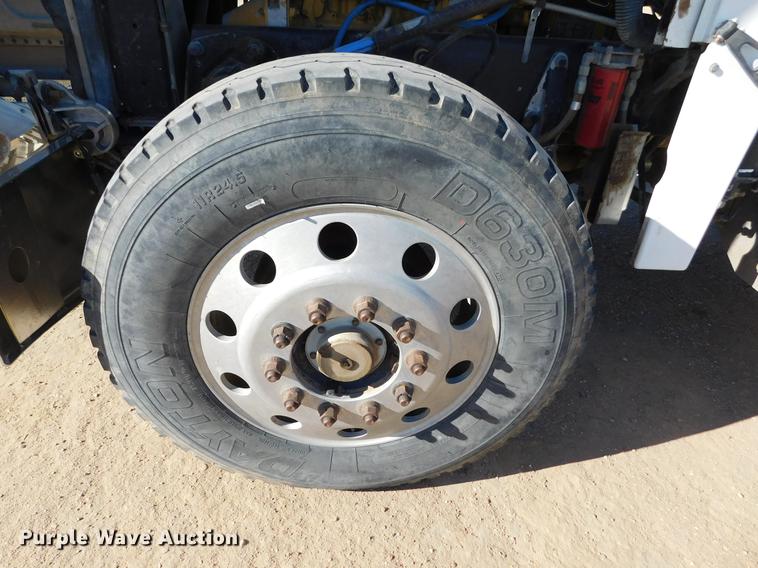 image for item DC8388 1994 Peterbilt 379 semi truck