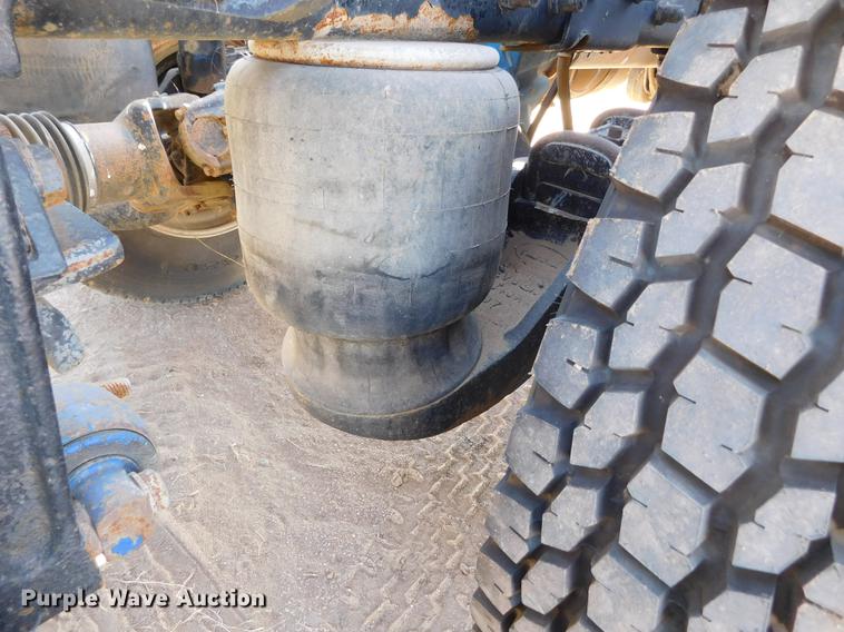 image for item DC8389 2004 Peterbilt 379 semi truck