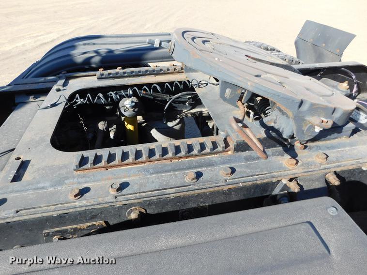 image for item DC8389 2004 Peterbilt 379 semi truck