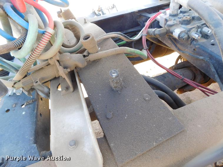 image for item DC8389 2004 Peterbilt 379 semi truck