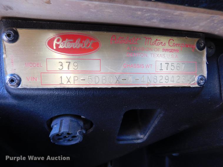 image for item DC8389 2004 Peterbilt 379 semi truck