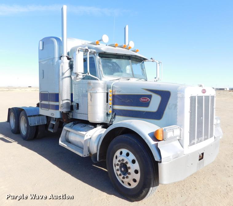 image for item DC8390 2006 Peterbilt 378 semi truck