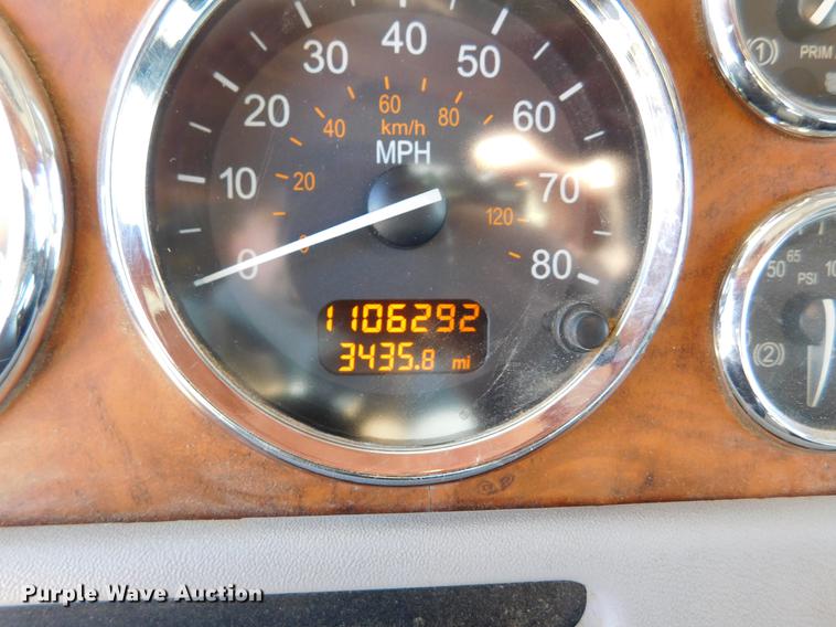 image for item DC8390 2006 Peterbilt 378 semi truck