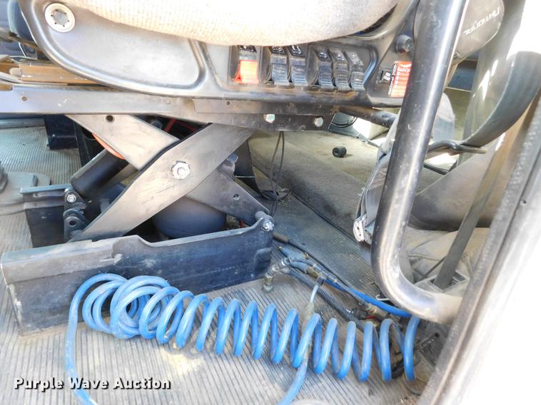 image for item DC8390 2006 Peterbilt 378 semi truck