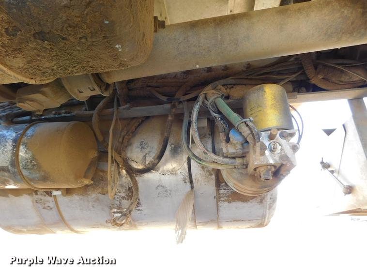 image for item DC8390 2006 Peterbilt 378 semi truck