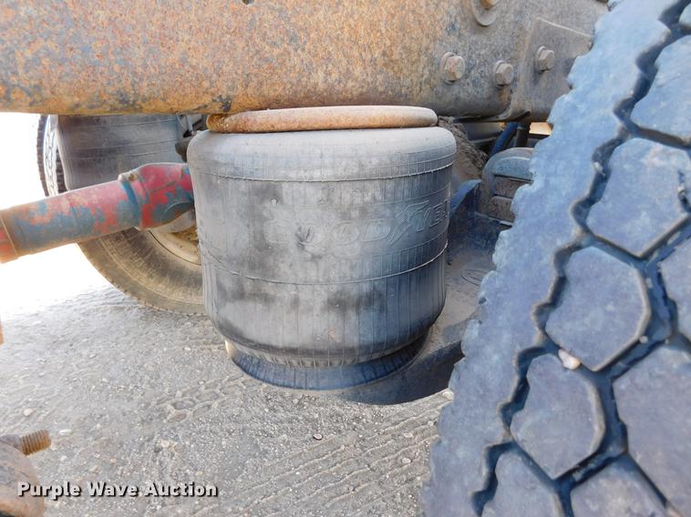 image for item DC8390 2006 Peterbilt 378 semi truck