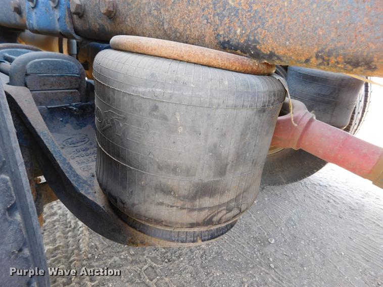 image for item DC8390 2006 Peterbilt 378 semi truck