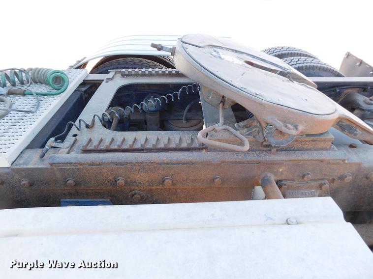 image for item DC8390 2006 Peterbilt 378 semi truck