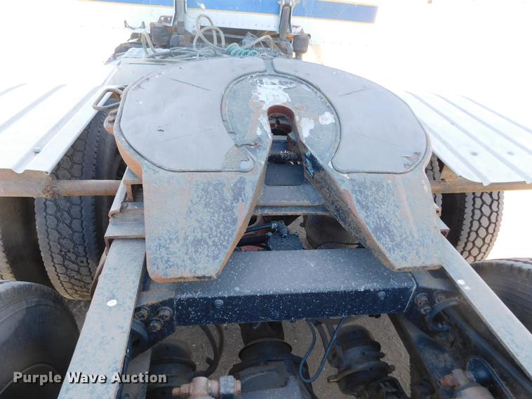 image for item DC8390 2006 Peterbilt 378 semi truck