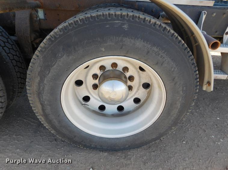 image for item DC8390 2006 Peterbilt 378 semi truck