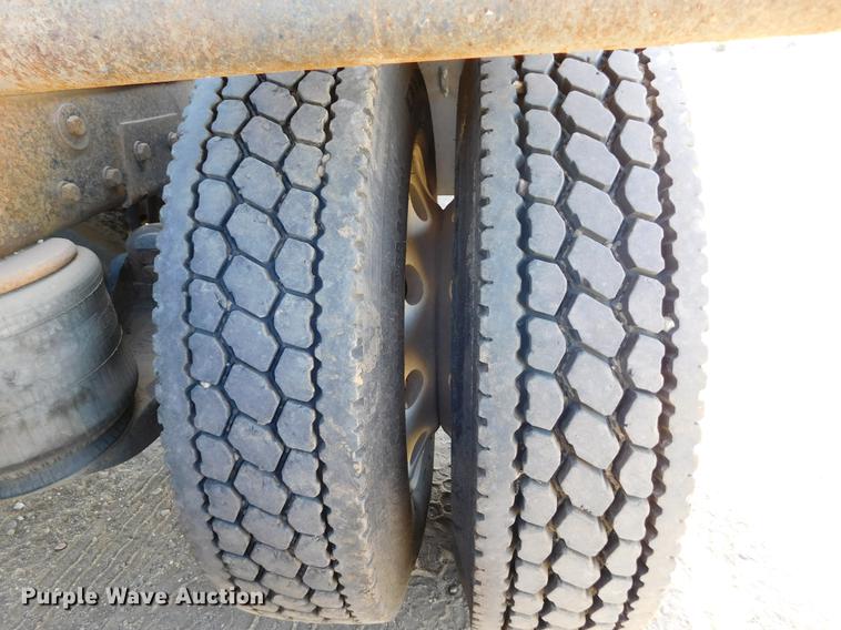 image for item DC8390 2006 Peterbilt 378 semi truck