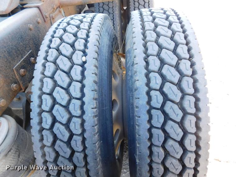 image for item DC8390 2006 Peterbilt 378 semi truck